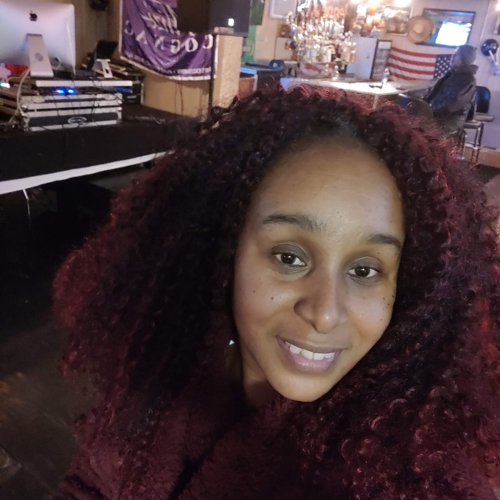 Meet your Posher, Kisia